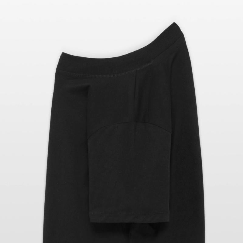 Wild and Free Products